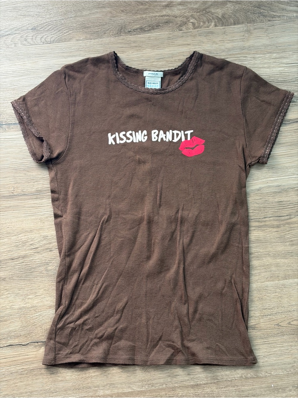 Y2K Old Navy “Kissing Bandit” Graphic Baby Tee
